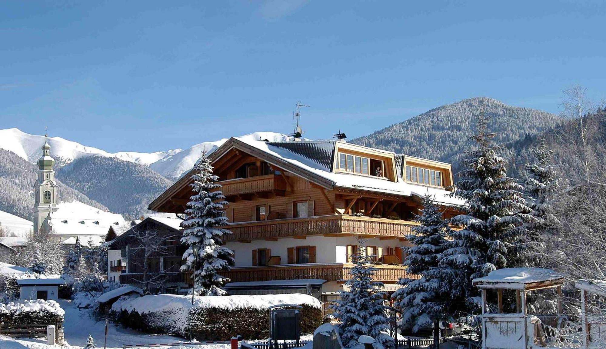 Stauder Hotel Dobbiaco Exterior photo