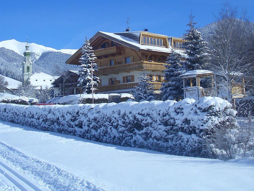 Stauder Hotel Dobbiaco Exterior photo